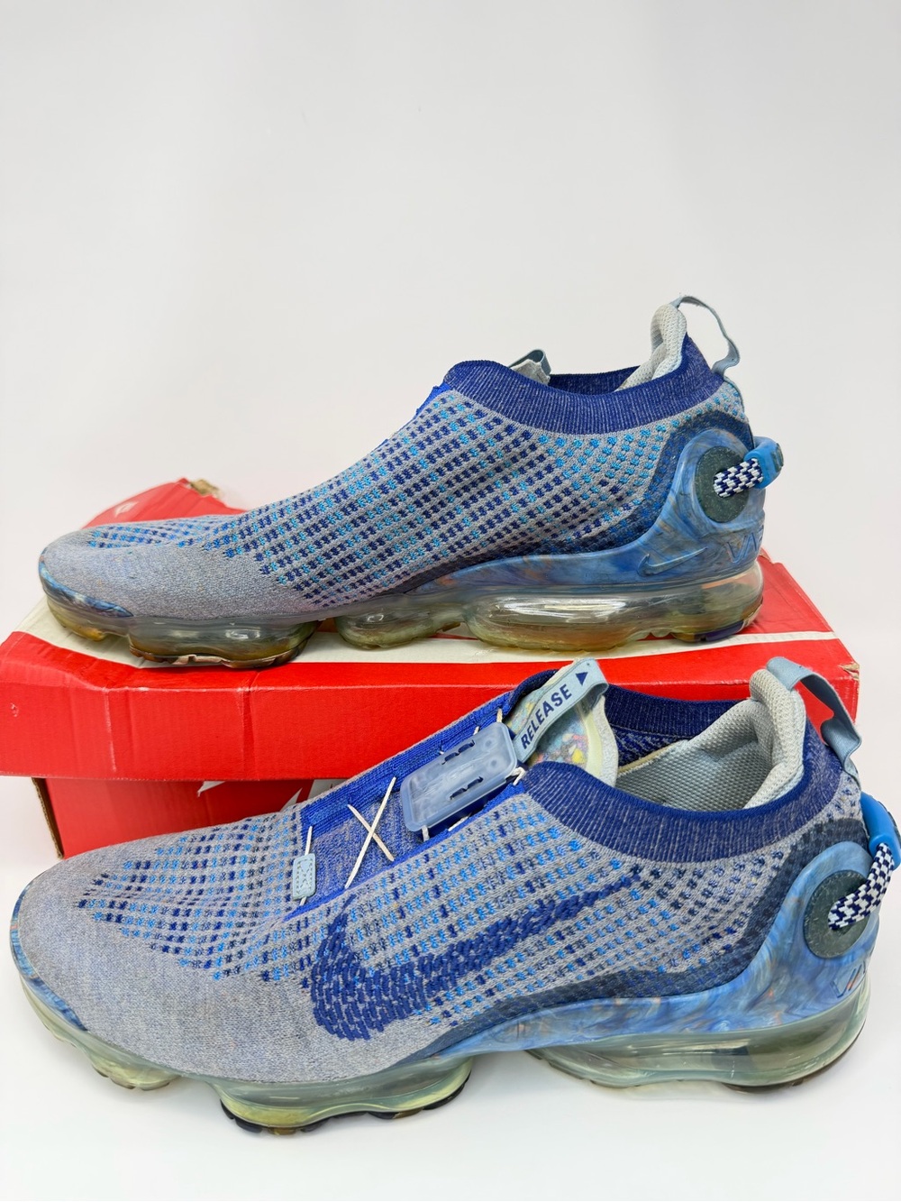 Nike Slip-On VaporMax Flyknit Sneakers - Blue/Grey